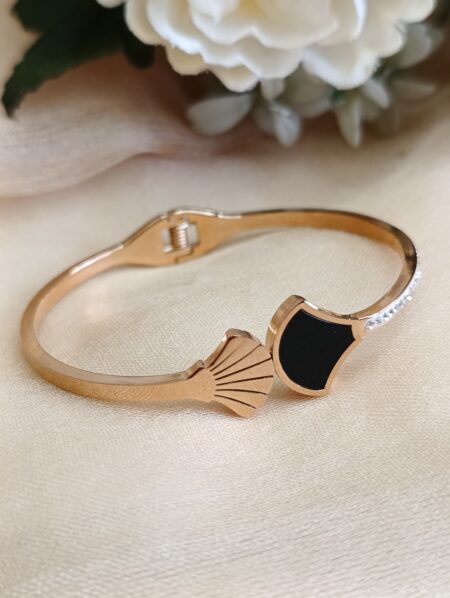 Shell Stainless Steel Bracelet